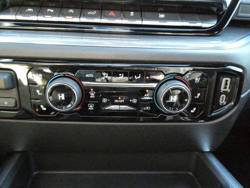 Certified 2025 Chevrolet Silverado 1500 High Country w/ Midnight Edition image 30