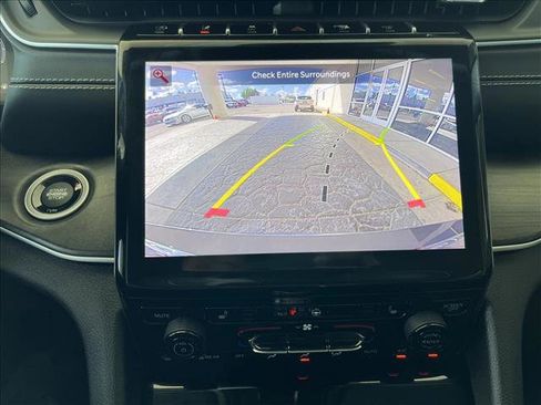 Used 2022 Jeep Grand Cherokee L Limited image 14