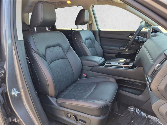 Used 2026 Nissan Pathfinder Platinum w/ Cargo Package AWD/4WD image 23