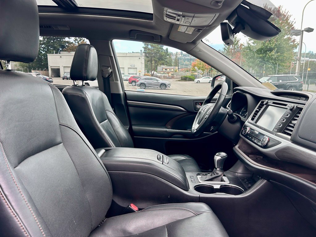 Used 2017 Toyota Highlander Limited Platinum AWD/4WD image 15