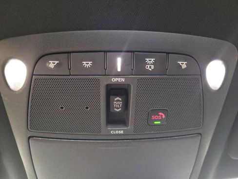 Used 2023 Nissan Maxima SR image 17