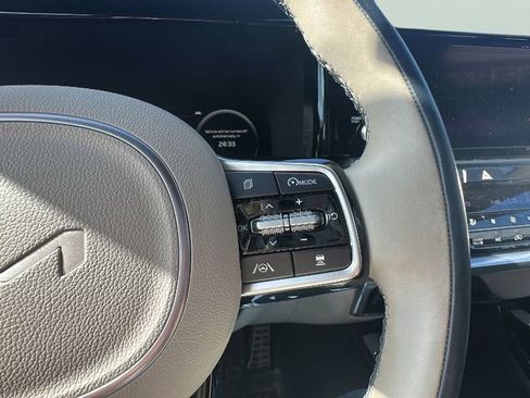 Used 2023 Kia Sorento SX Prestige image 19