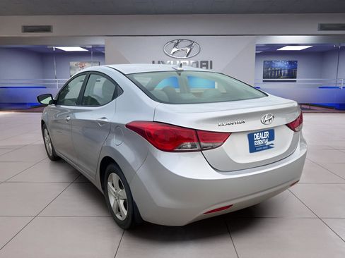 Used 2012 Hyundai Elantra GLS w/ Preferred Pkg 3 FWD image 4