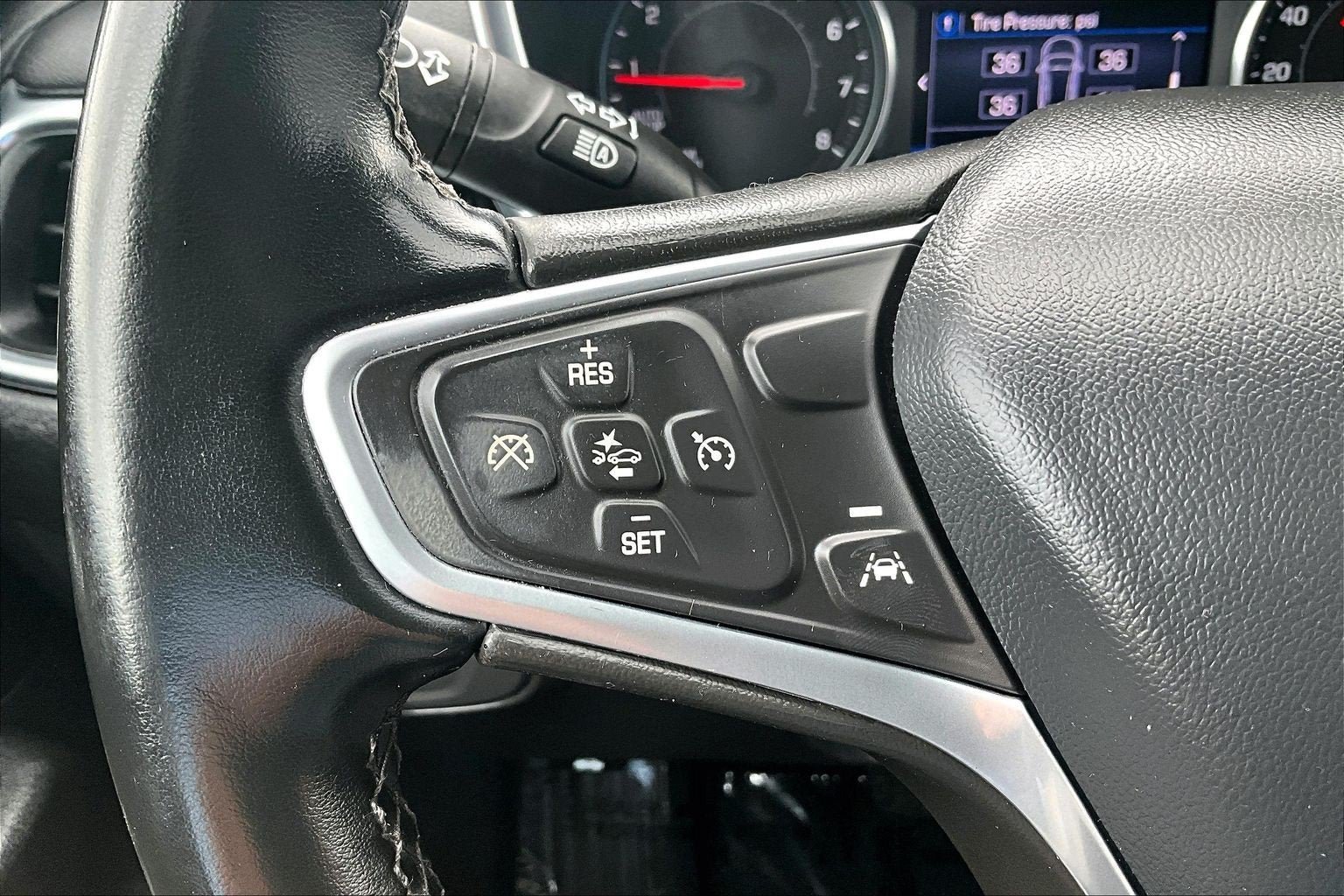 Used 2023 Chevrolet Equinox LT w/ Driver Convenience Package FWD image 17