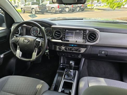 Used 2021 Toyota Tacoma SR5 AWD/4WD image 14