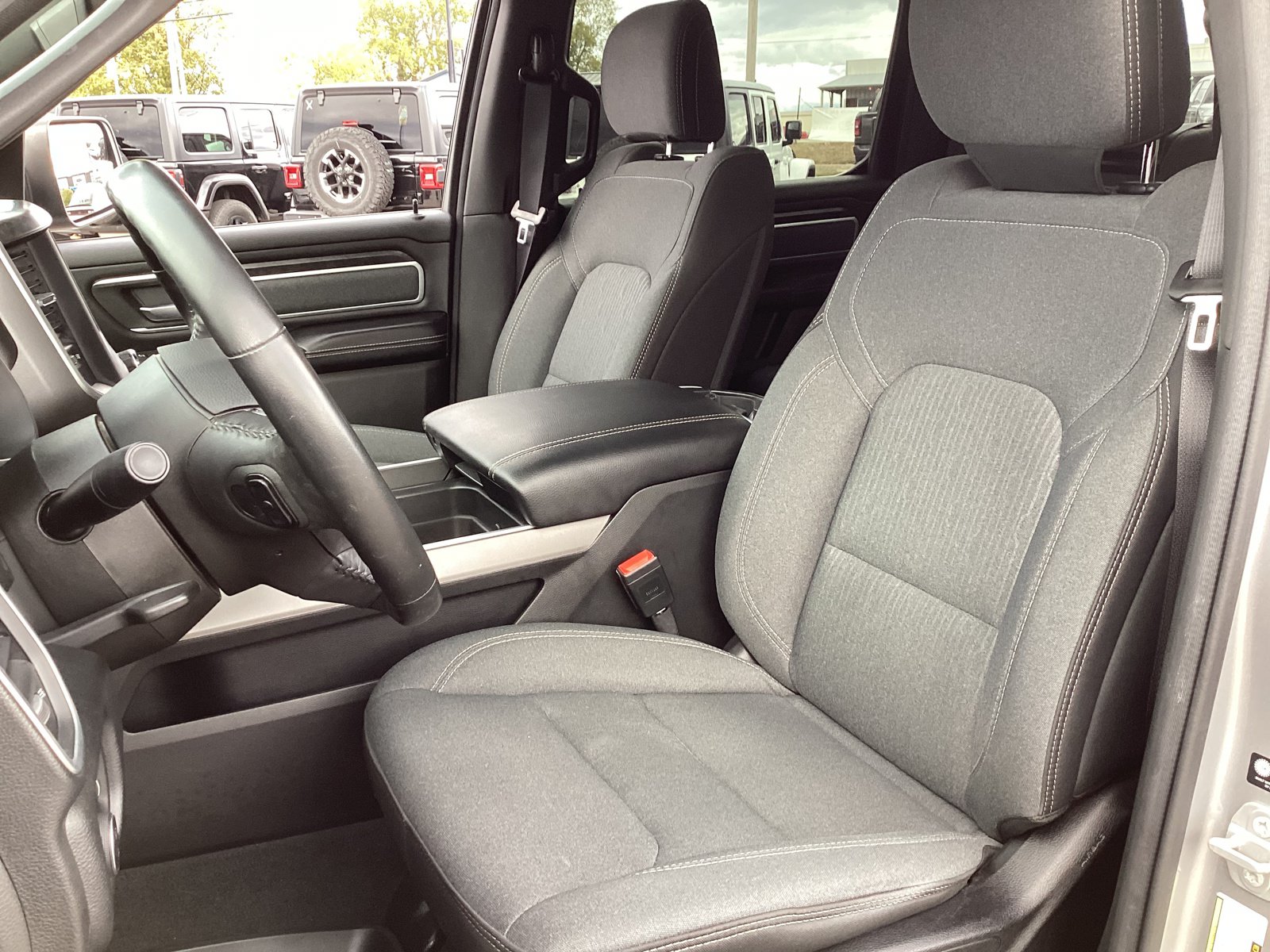 Used 2022 RAM 1500 Big Horn AWD/4WD image 9