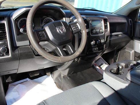 Used 2018 RAM 2500 Tradesman w/ Chrome Appearance Group image 10