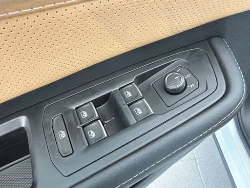 New 2026 Volkswagen Atlas Cross Sport SEL R-Line AWD/4WD image 13