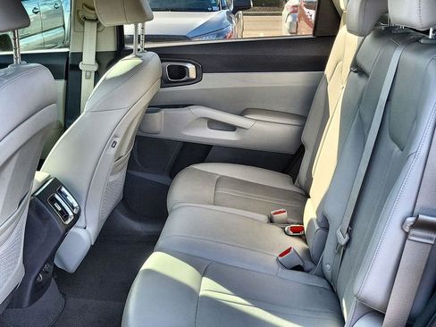 Used 2023 Kia Sorento S w/ Panoramic Sunroof Package image 14