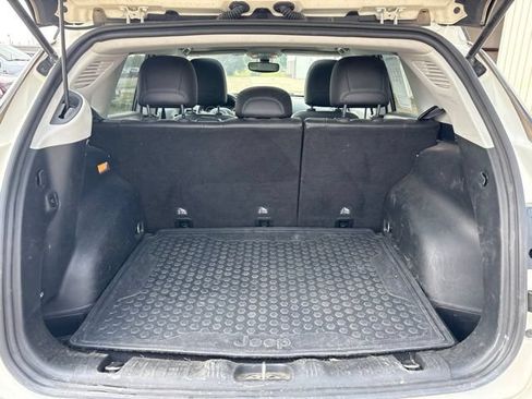 Used 2018 Jeep Compass Trailhawk AWD/4WD image 11