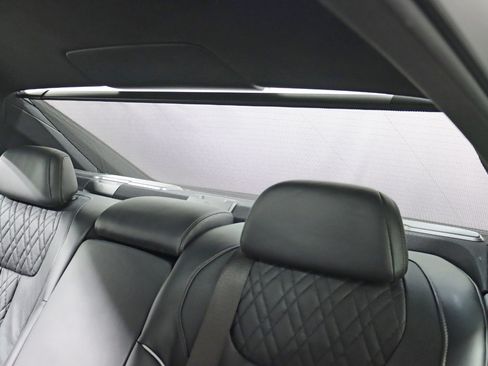 Used 2019 BMW 750i xDrive w/ M Sport Package image 29