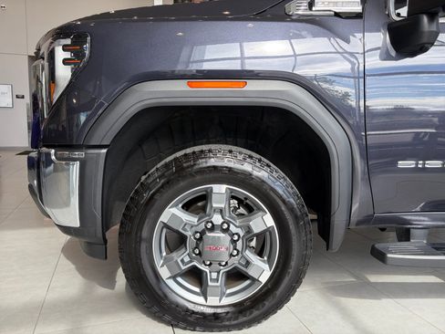 Used 2025 GMC Sierra 2500 SLE w/ SLE Value Package; AWD/4WD image 10