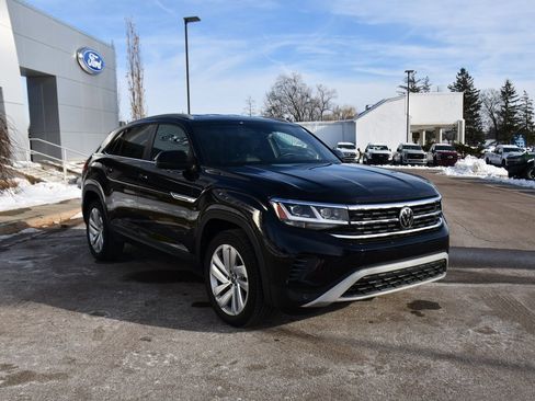 Used 2022 Volkswagen Atlas Cross Sport SE image 9