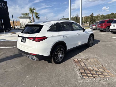 Used 2025 Mercedes-Benz GLC 300 image 3
