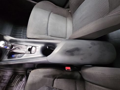 Used 2018 Toyota C-HR XLE FWD image 19