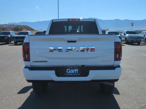 Used 2025 RAM 2500 Laramie AWD/4WD image 4
