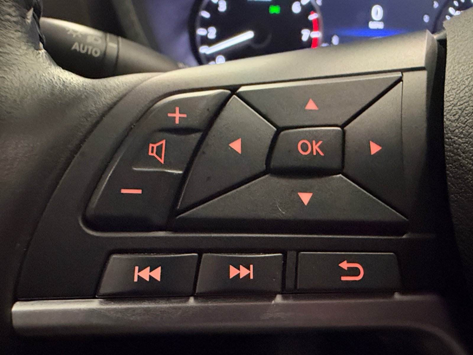 Used 2025 Nissan Sentra SV w/ All-Weather Package FWD image 18