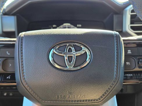 Used 2025 Toyota Sequoia Platinum AWD/4WD image 27