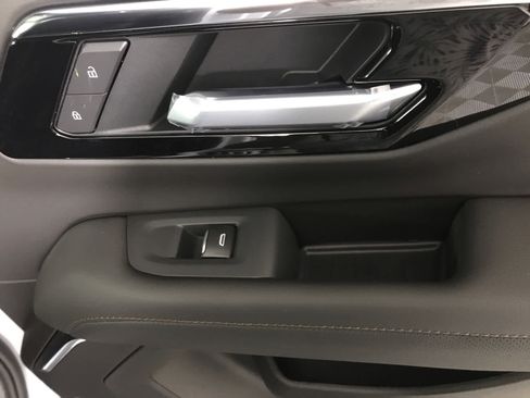 New 2026 Chevrolet Suburban High Country w/ Sun And Tow Package image 24