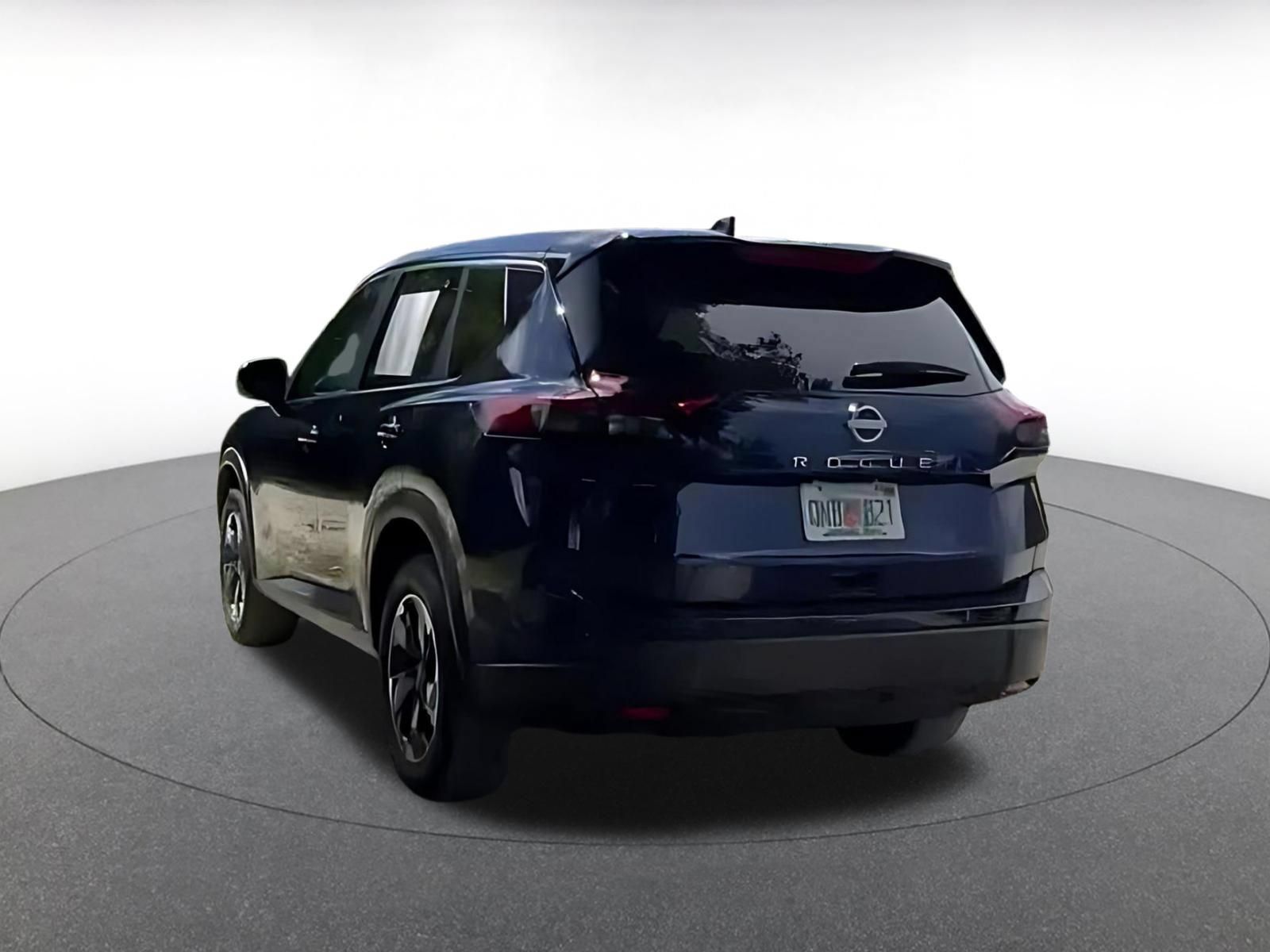 Used 2025 Nissan Rogue SV FWD image 14