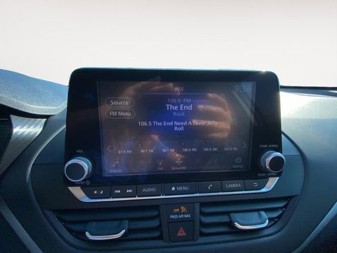 Used 2022 Nissan Altima 2.5 SV image 22