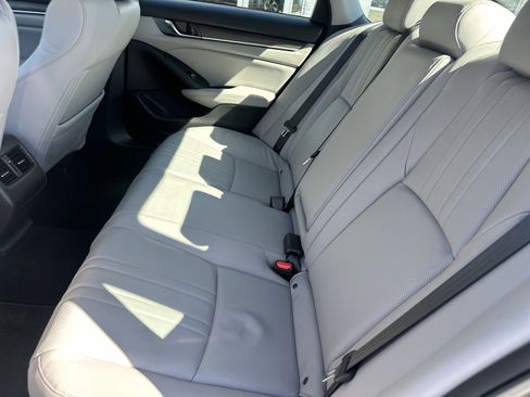 Used 2018 Honda Accord EX-L image 12
