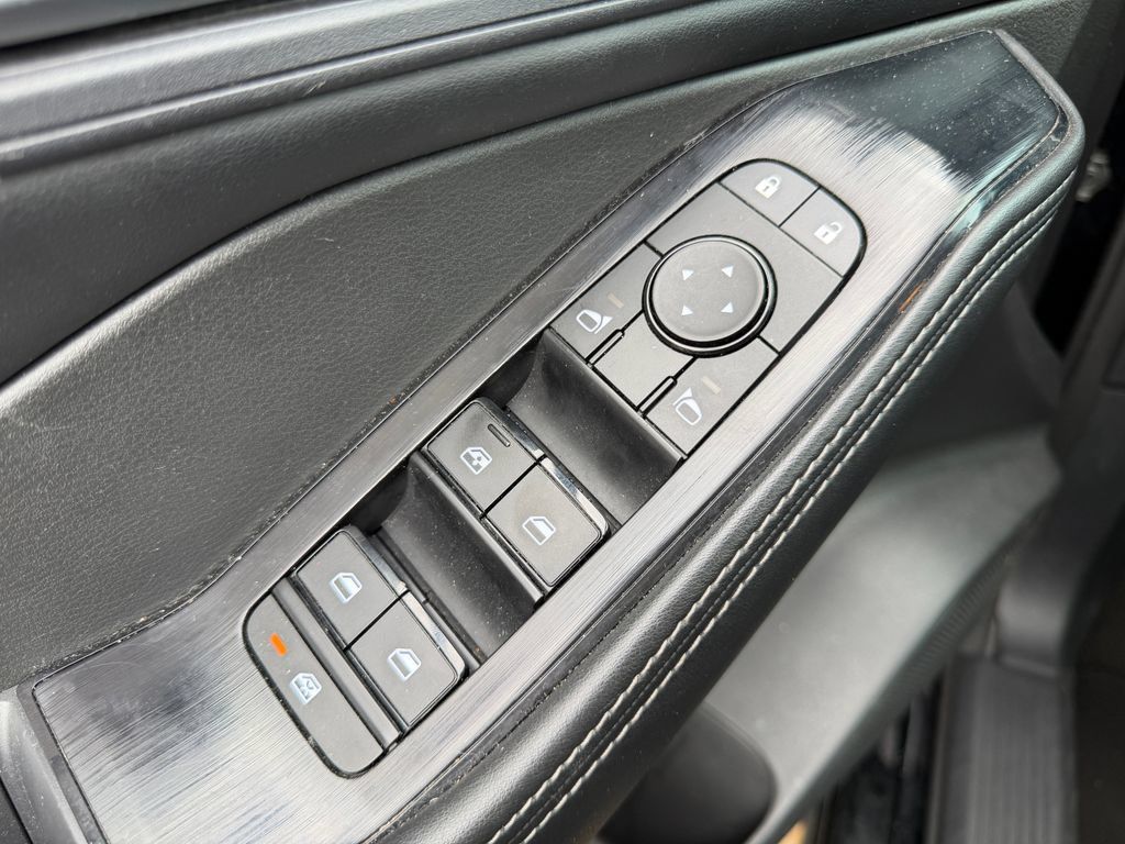 Used 2024 Nissan Rogue SV AWD/4WD image 24
