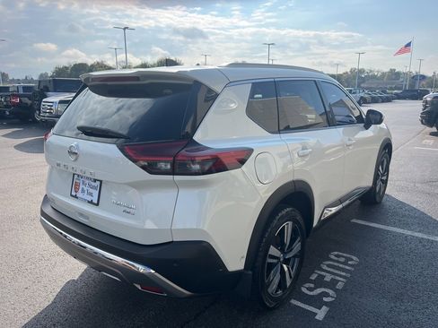 Used 2021 Nissan Rogue Platinum image 5