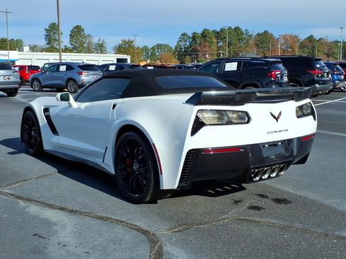 Used 2015 Chevrolet Corvette Z06 w/ 3LZ Preferred Equipment Group image 18