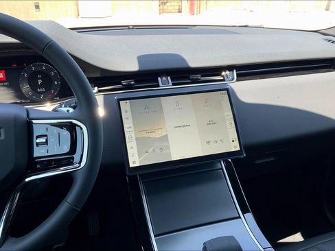 New 2026 Land Rover Range Rover Evoque S image 8