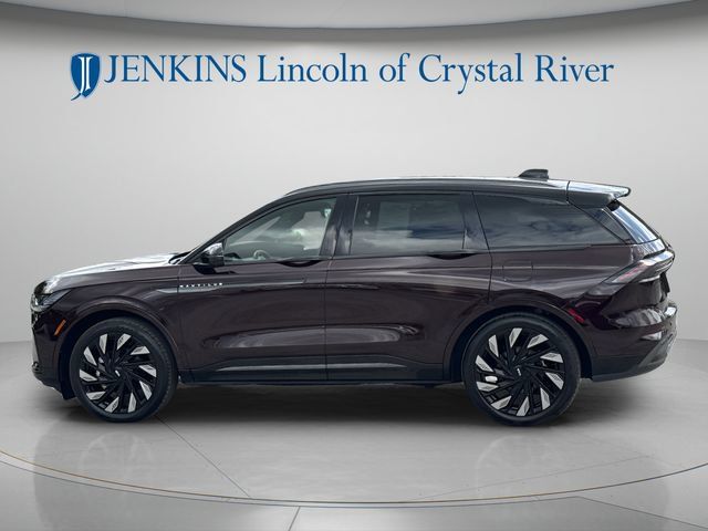 Used 2024 Lincoln Nautilus Reserve w/ Equipment Group 202A AWD/4WD image 9