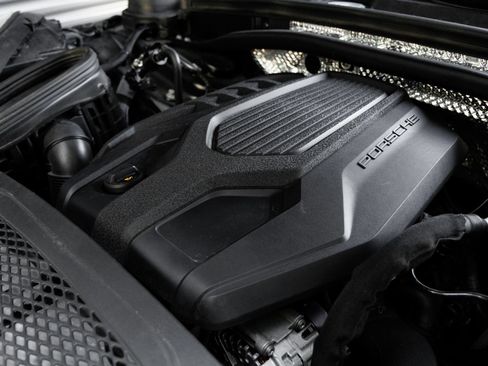 Used 2023 Porsche Macan AWD/4WD image 38