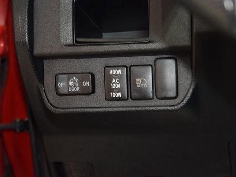 Used 2018 Toyota Tacoma Limited image 33