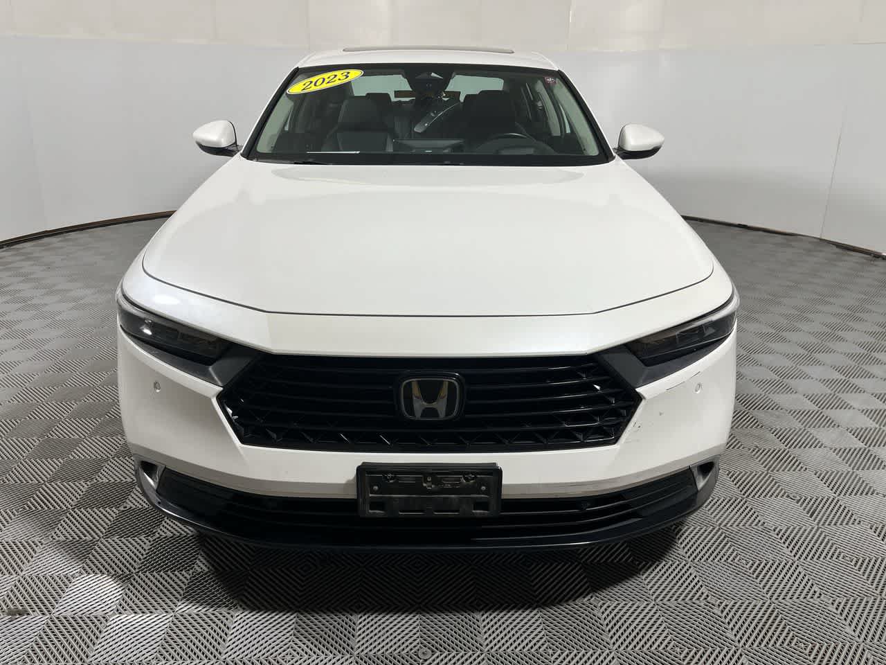 Used 2023 Honda Accord Touring image 3