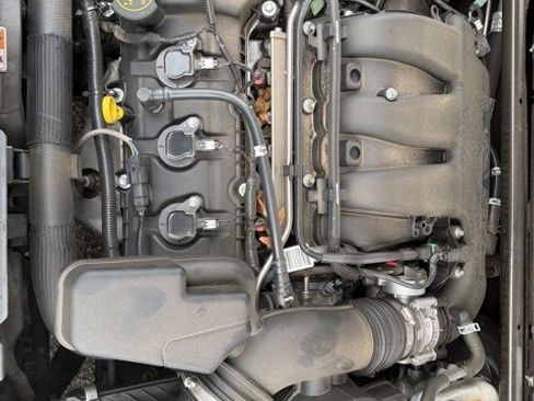 Used 2018 Ford Taurus SEL w/ Equipment Group 201A image 22