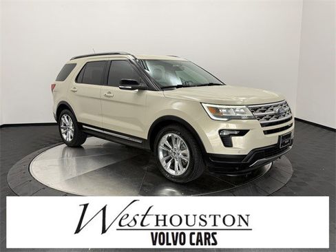 Used 2018 Ford Explorer XLT w/ Equipment Group 202A image 1