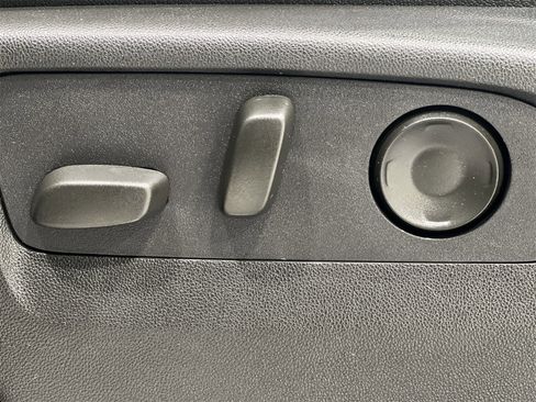 Used 2024 Chevrolet Tahoe High Country image 12