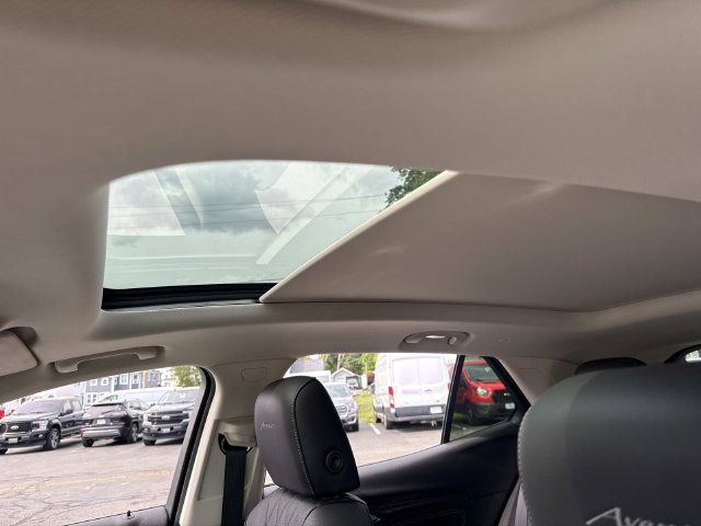 Used 2023 Buick Envision Avenir AWD/4WD image 31