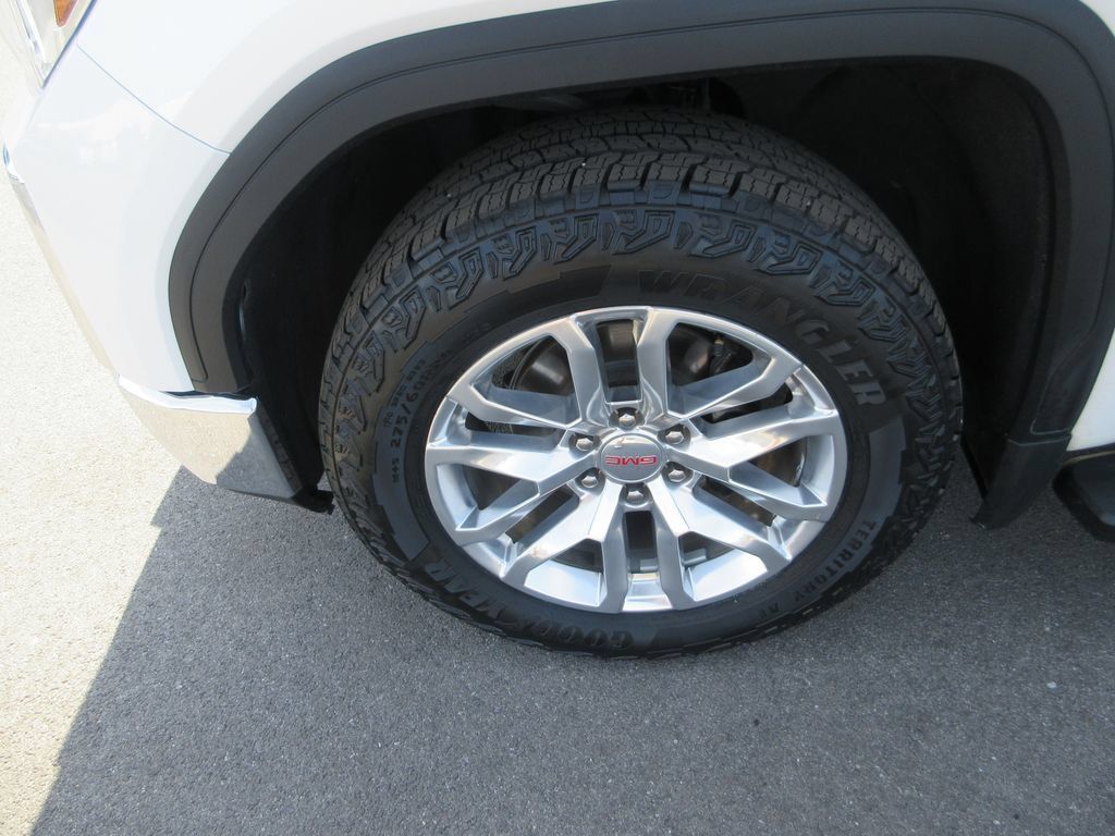 Used 2022 GMC Sierra 1500 SLT w/ SLT Premium Plus Package AWD/4WD image 16