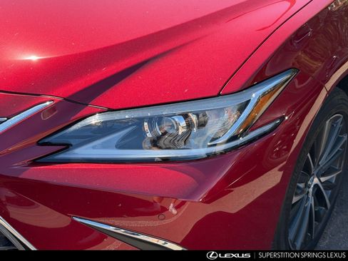 Used 2025 Lexus ES 300h w/ Premium Package image 9
