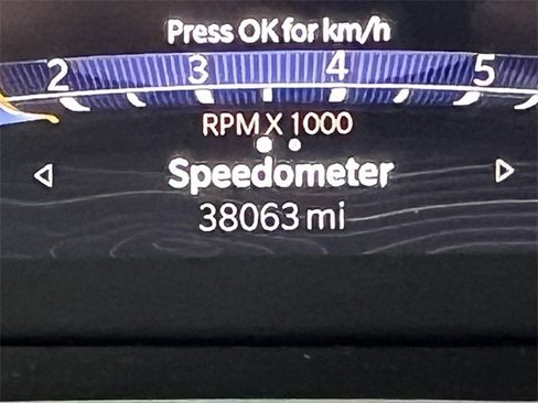 Used 2023 Jeep Grand Cherokee L Limited w/ Luxury Tech Group II image 8