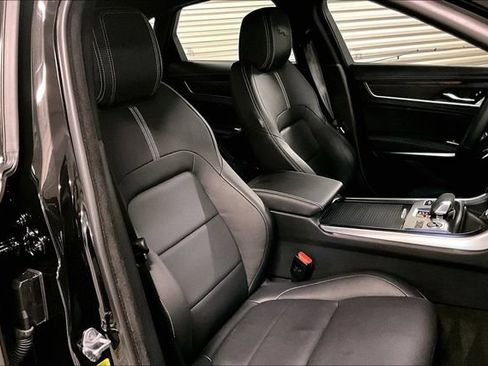 Certified 2022 Jaguar XF R-Dynamic SE AWD/4WD image 6