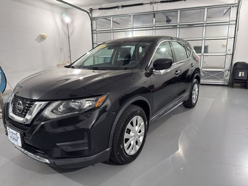 Used 2020 Nissan Rogue S image 3