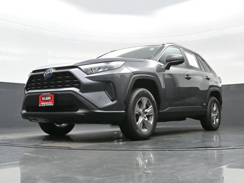 Used 2022 Toyota RAV4 LE AWD/4WD image 26