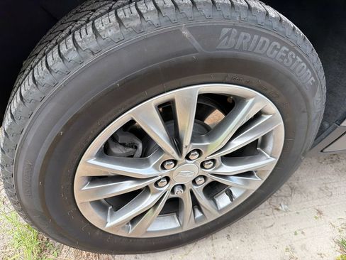 Used 2022 Cadillac XT5 Premium Luxury FWD image 12