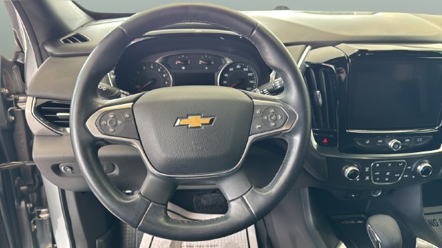 Used 2023 Chevrolet Traverse LT FWD image 11