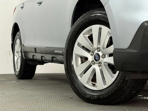 Used 2016 Subaru Outback 2.5i Premium AWD/4WD image 18