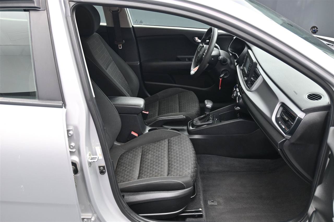 Used 2018 Kia Rio S FWD image 9