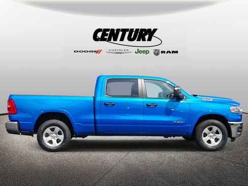 Used 2025 RAM 1500 Big Horn AWD/4WD image 2