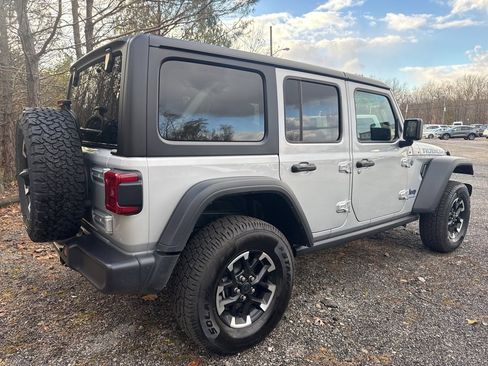 Used 2024 Jeep Wrangler Unlimited Rubicon 4xe image 11